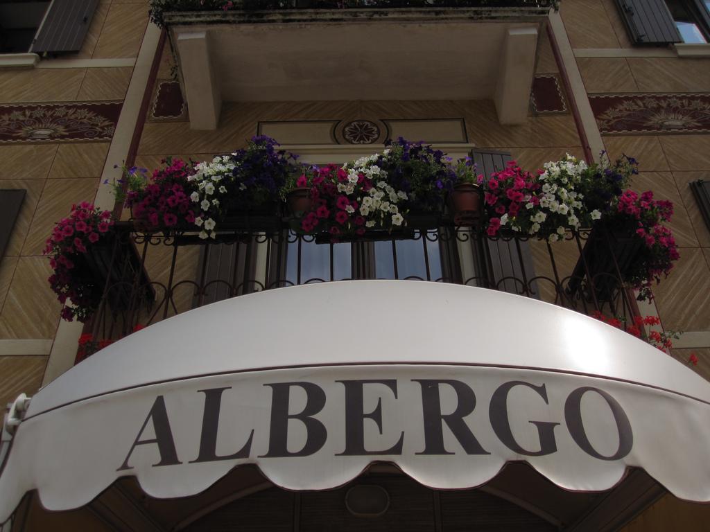 Hotel Aurora Vallarsa Exterior photo